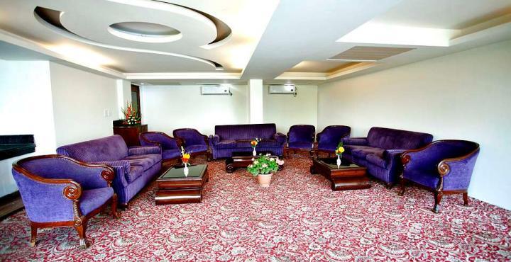 Radisson Srinagar Hotell Exteriör bild