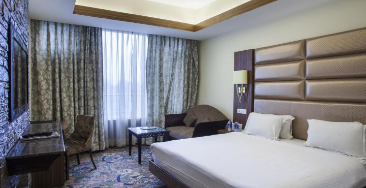 Radisson Srinagar Hotell Exteriör bild