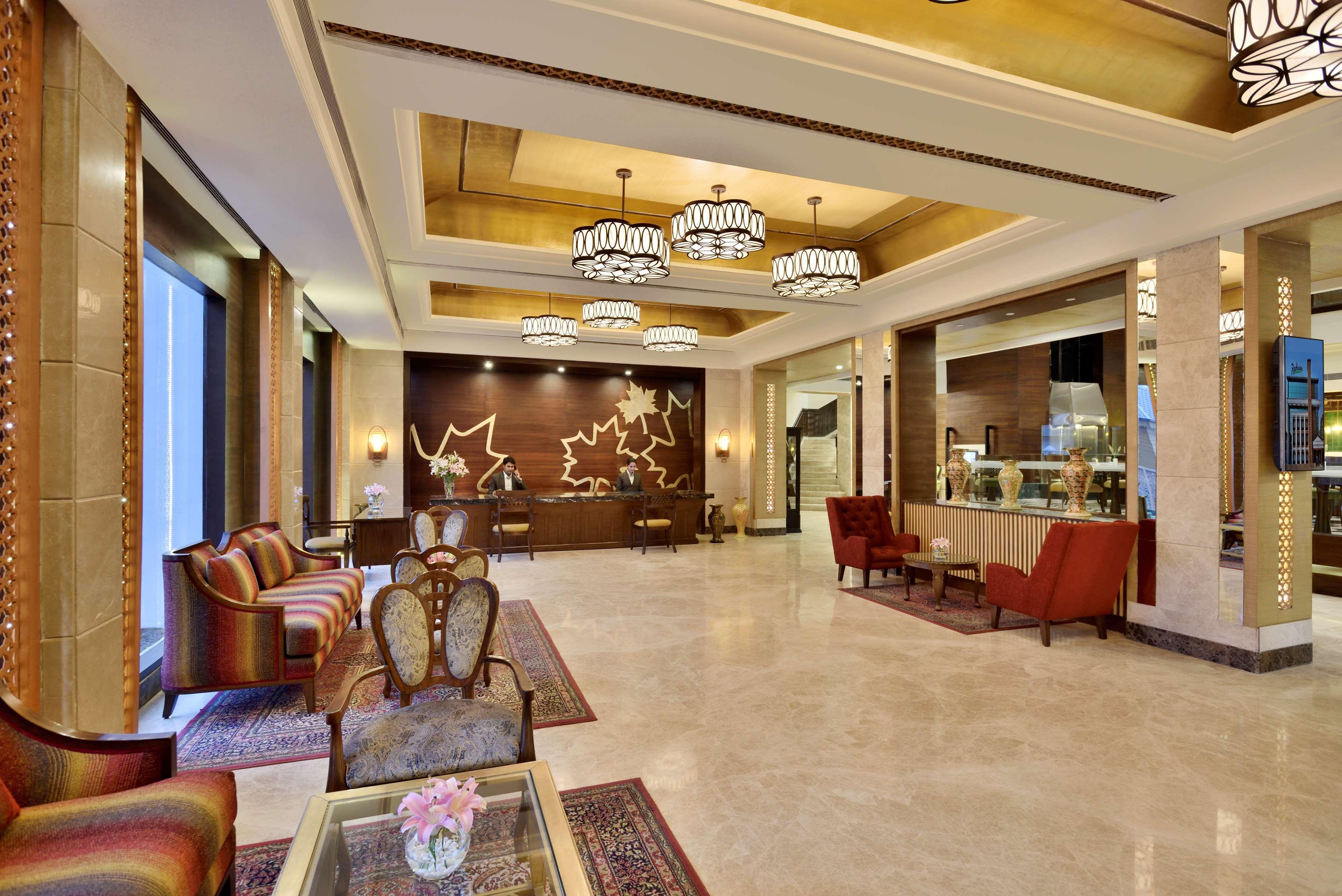 Radisson Srinagar Hotell Exteriör bild